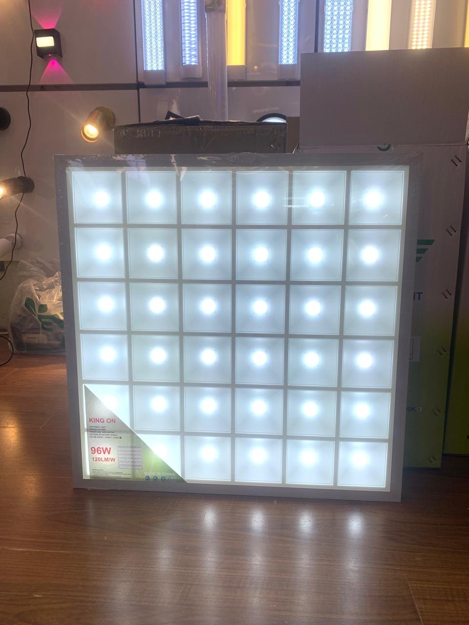 60*60 panel light aluminum body view 4